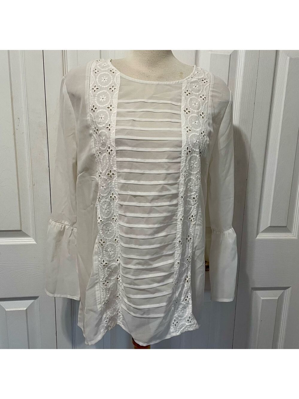 NWT Sweet Magnolia White Floral Lace Blouse Size XL